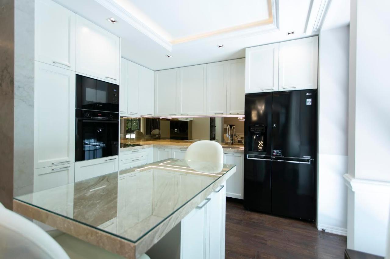 A True Touch Of Luxury Appartement Belgrado Buitenkant foto