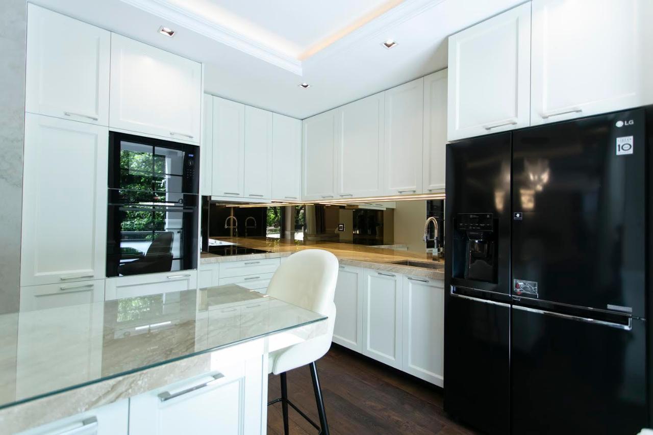 A True Touch Of Luxury Appartement Belgrado Buitenkant foto